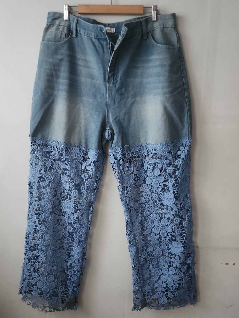 Women’s Blue Denim Wide-Leg Jeans with Lace Panels - Picture 4 of 13
